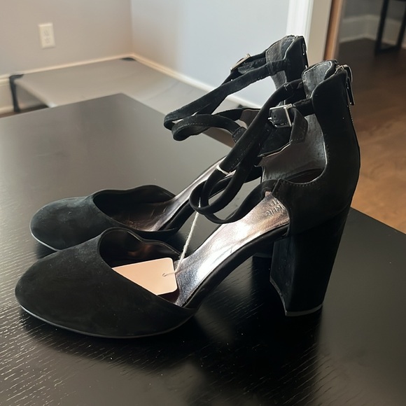 Bleeker and Bond black faux suede block heels. - Picture 2 of 4